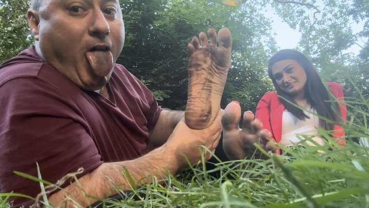 Londontramplegirls - Lick My Dirty Park Feet