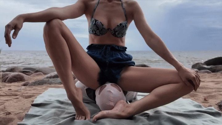 Ava Krass - I breathe in the sea air, using the slave's face as a seat for my ass (Facesitting smothered)
