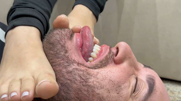 Foot Fetish Domination - Lick my dirty feet doormat !