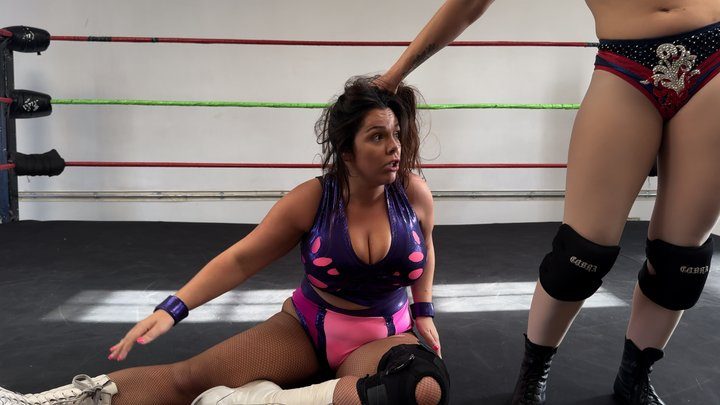 Bad Girls Wrestling - Stink face queen match