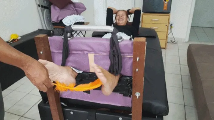 Tropical Foot Fetish Videos - Glaucia in extreme upper body tickling 2024