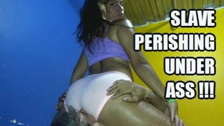Kinky Sarai - FACE SITTING 240825KSAR KARIME FACE SITTING IN BED SHOW (FULL HD MP4 VERSION)