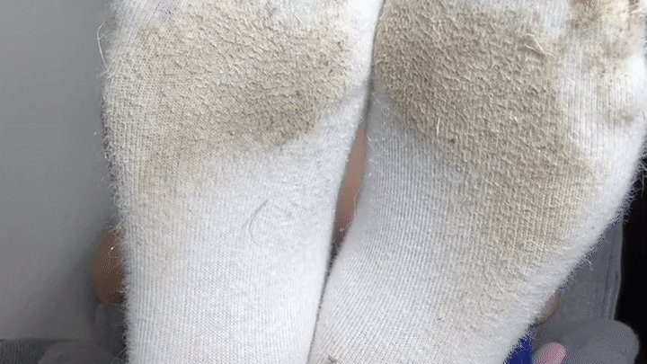 Goddess Alya Reign - Soiled Sock Dice JOI - Goddess Alya mesmerizes in this sexy feet JOI featuring dirty socks, a JOI game, filthy feet, a sexy cum countdown, and more