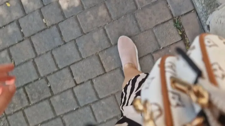 Nicoletta Embassi - Hot sexy summer farts on the street 4K