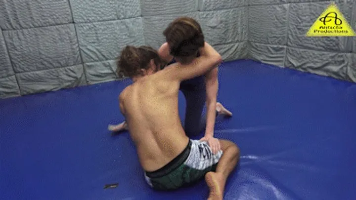 Antschas Wrestling And Fetish Store - Zsuzsa vs Bert mixed wrestling