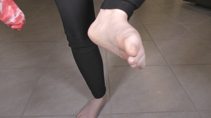 Quiet Bunny - Walking around in wet socks and feet