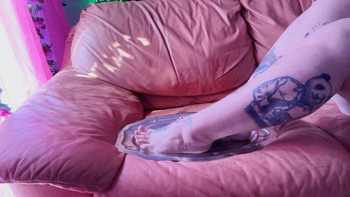Kisicaxx - stroke your cock for my bare feet 4k