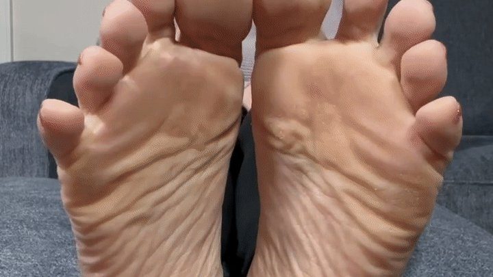 Goddess Alya Reign - Cheer Me Up And Cum To My Soles JOI - Goddess Alya mesmerizes in this sexy feet JOI featuring her calm energy, per soles, your cock, a teasing cum countdown, and more