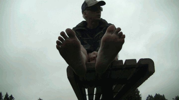 My Masters Feet - Exhibitionism at the park