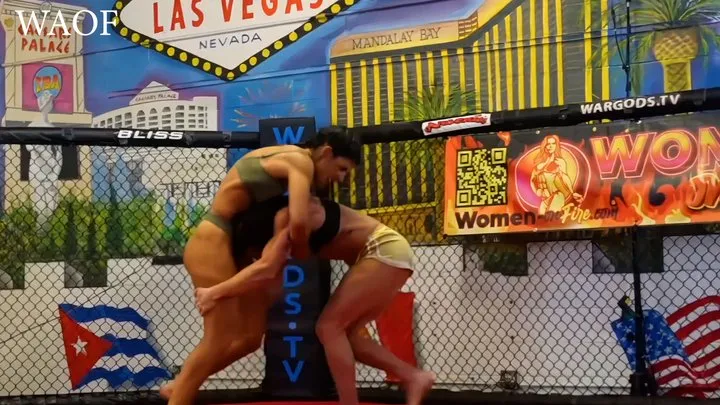 Jennifer Thomas Beatdowns - Bianca Blance vs Tapered Physique - Submission Female Wrestling (2021)