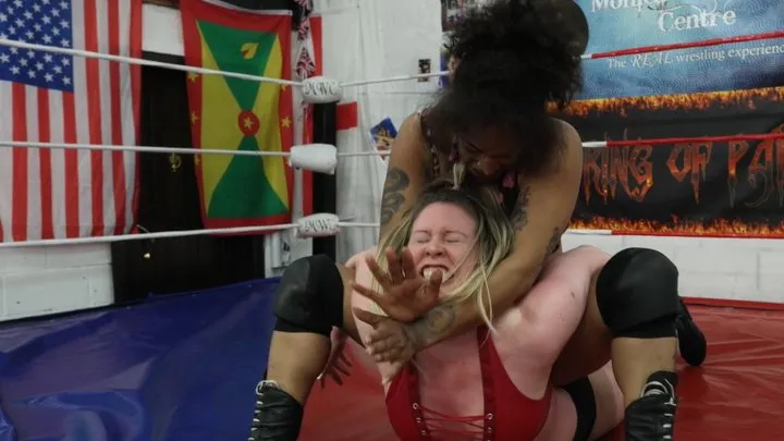 Shiny Pro Ring Girls - Venom vs Autumn Rose