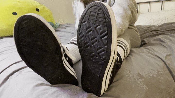 Saffronsoursoptickling - Leelah Showing Off Sweaty Feet