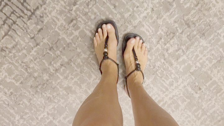 Sylnifty - A POV with dirty feet after walk with my flats