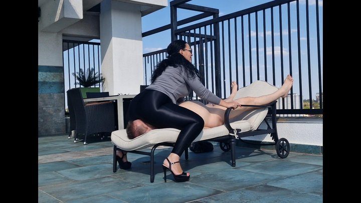 Miss Eva Worship Temple - Mistress Luna and Faith - Luxury facesitting on the roof in chastity