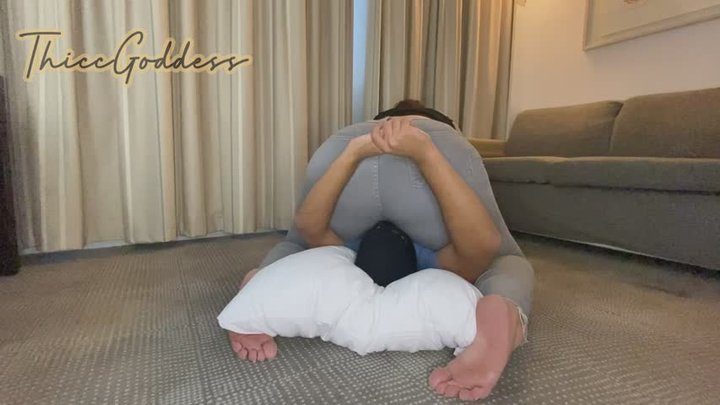 Thicccgoddess - Jeans Facesitting - Failed Time Test