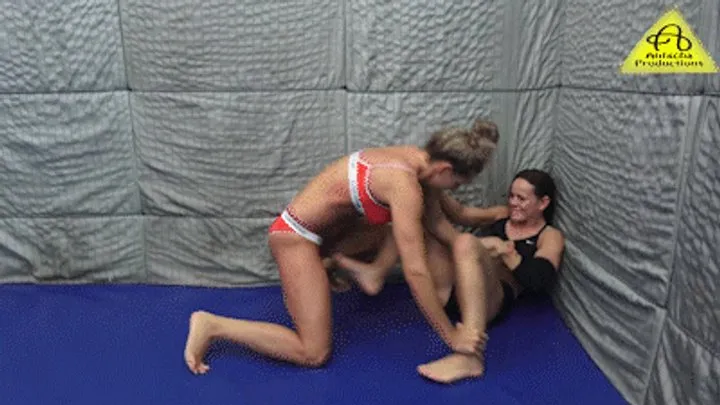Antschas Wrestling And Fetish Store - Kim vs Kimbra female competitive match