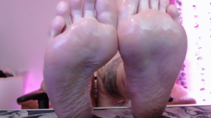 Kisicaxx - Edge Your Oiled Up Cock To My Shiny, Oily Feet
