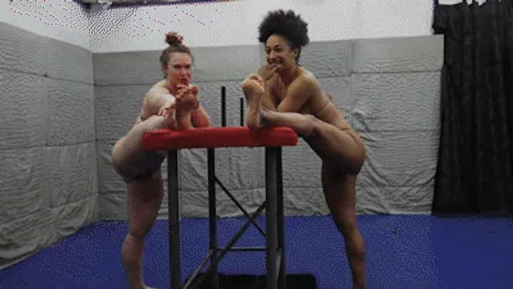 Antschas Wrestling And Fetish Store - Armwrestling Sativa vs Alexis Luna