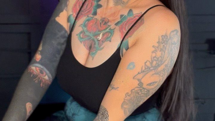 Dolly's Debauchery - Mistress Dolly’s Sweaty Smelly Gym Socks & Feet