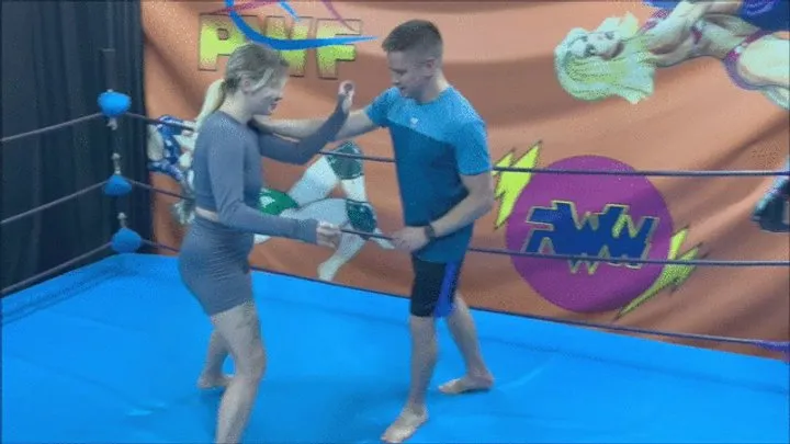 The Wrestling Amazons - Experienced blonde wrestles part 2