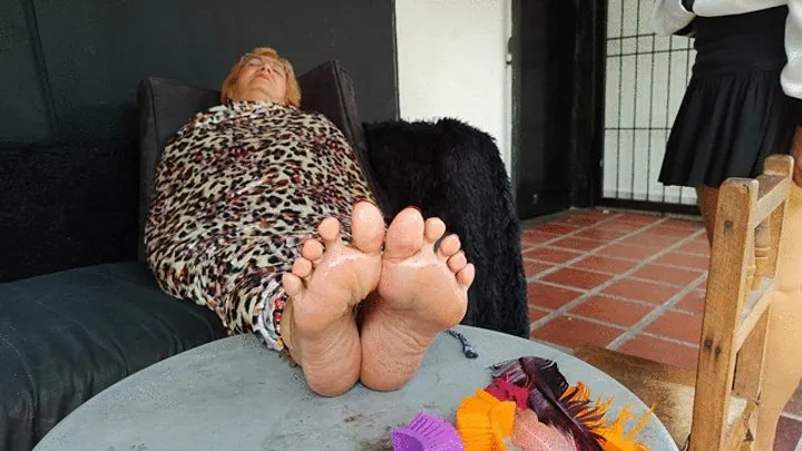 Goddess Foot Fetish - Lots of foot tickling and soles of a goddess (1)