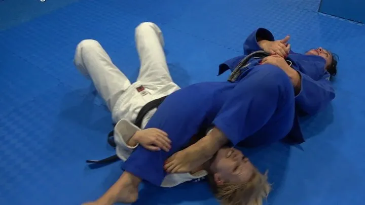 Gi-feet Vixens - Ina Black vs Desi Gi Feet