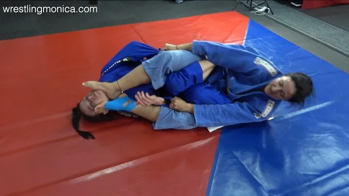Gi-feet Vixens - Jaki vs Lara