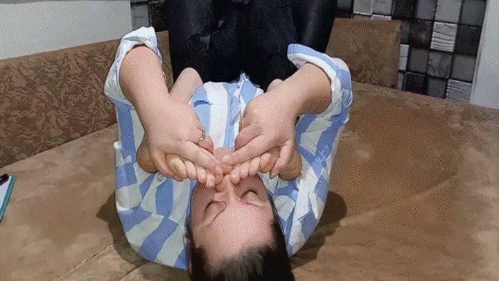 Appetizing Crumpet - Only his feet in her head WMV
