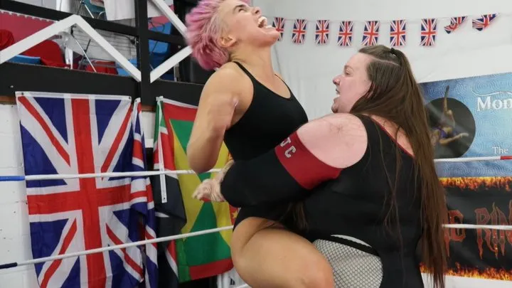 Shiny Pro Ring Girls - Lila vs Dominita