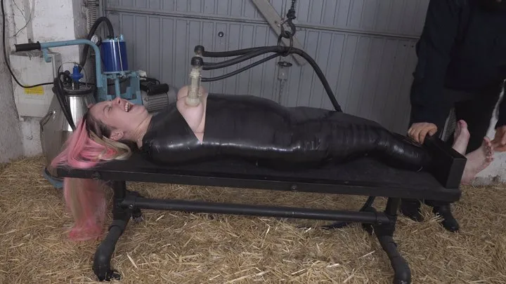 Fetish Garage - Maria mummified and heer feet tickled ( 4K )