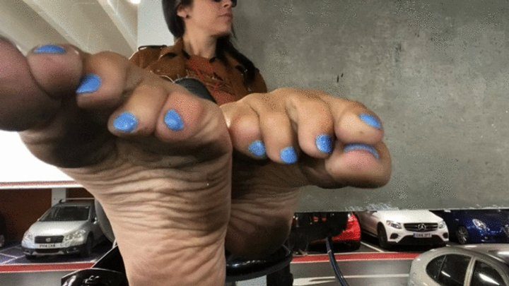 Feetwonderspublic - FeetWondersPublic- Very DIRTY FEET at the car park