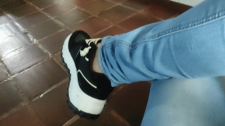 Goddess Foot Fetish - Shoes, stockings, feet and very pronounced arches (2)