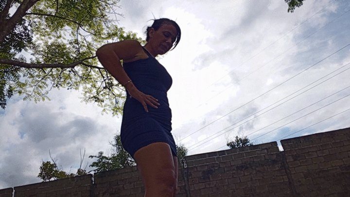 Goddess Foot Fetish - Very pronounced foot arches in stiletto heels while walking (3)