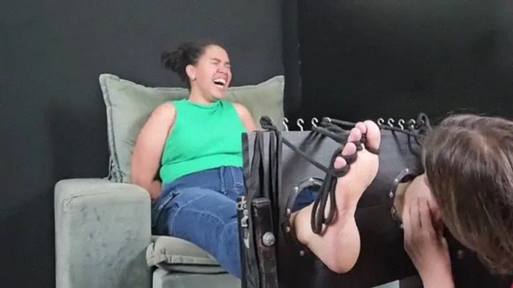Brazilian Tickling Site - Ticklish Suzana - SUZANA IN STOCKS - 4K