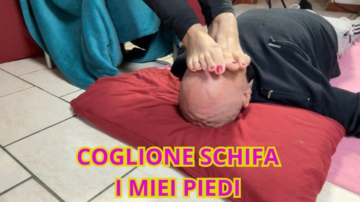Padrona Domination - COGLIONE SCHIFA I MIEI PIEDI