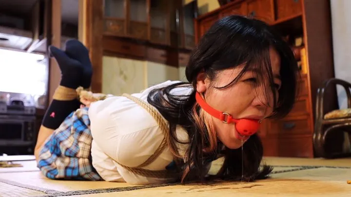Hollyrope Omega - MADE IN JAPAN 9: Schoolgirl Kanon Sugawara walks into the wrong house and ends up tightly hogtied, ballgagged and drooling!