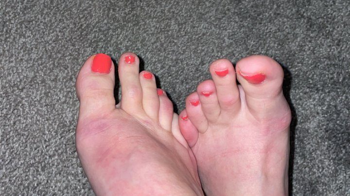 Hollylou - You want to fuck my perfect tootsies