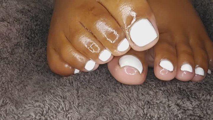Mistress Aliyah Flowers - Oil & Influence Jerk-Off: Instructions from a Foot Fetish FinDomme