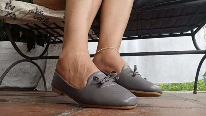 Goddess Foot Fetish - Pretty feet with pronounced arches in ballet slipper (2)