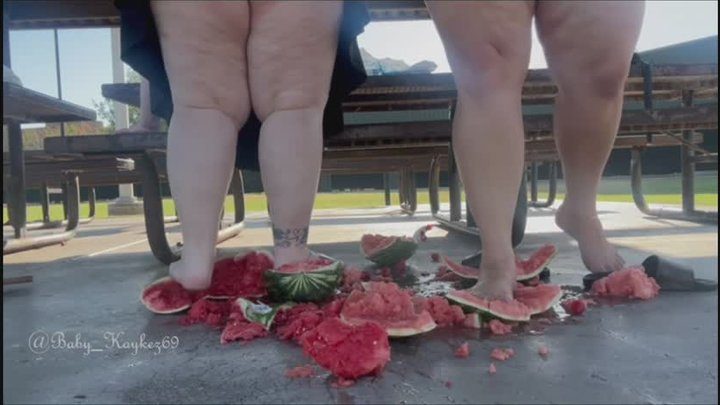 Baby Kaykez69 Bakery - 2 BBWs smash watermelon w their wide feet
