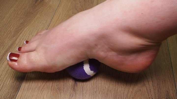 Anastasia Gree Clip Store - Tennis Ball Under Control: Close Up Of BBW's Right Foot