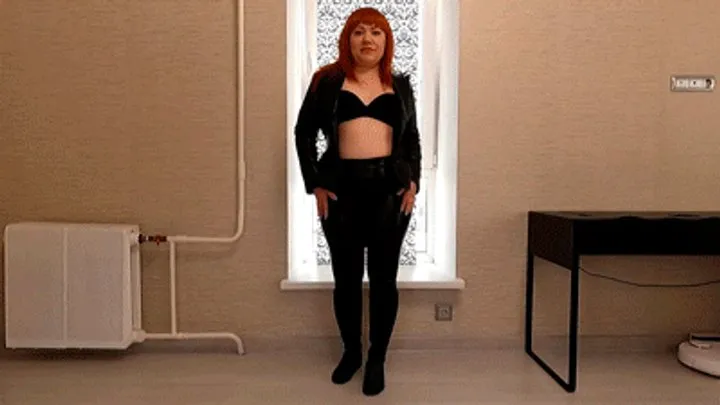 Layla Taylor - BBW farts in leather leggings & gift