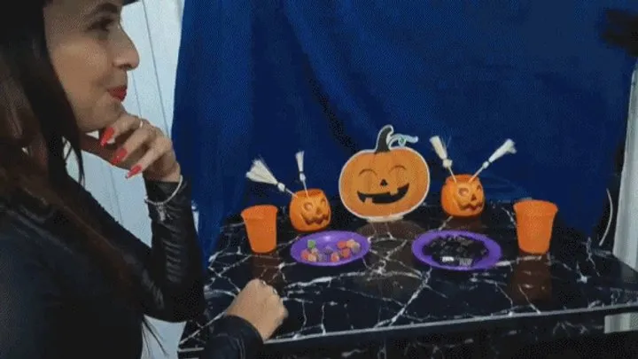 Tropical Foot Fetish Videos - Amanda and Paola are at a tickling Halloween party