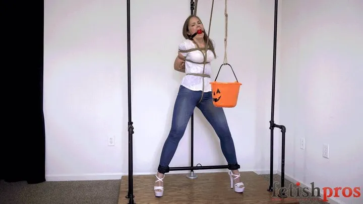 Fetish Pros Bondage  Fetish Videos - Rachel Adams In Cunning Crotch Rope Predicament