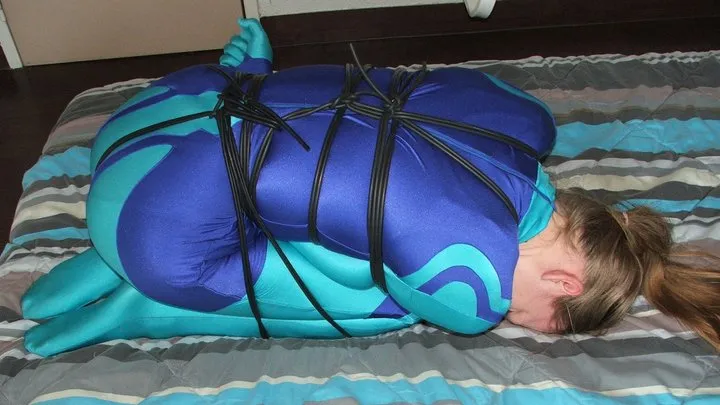 Cordame Bondage - Wendy catsuit escape challenge in silicone ropes