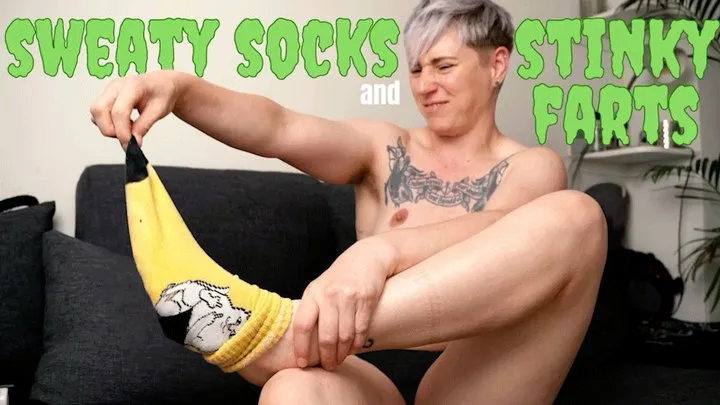 Jaq Quicksilver - Horny Sweaty FtM Makes You Sniff and Lick His Smelly Feet, and Farts in Your Face - Jaq Quicksilver - Trans gymbro humiliates you by making you worship his feet and asshole while he farts - rimming, pov, foot, gas, close-up - 1080p mp4