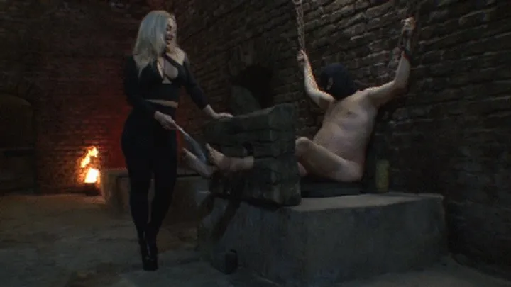 Sheela Sinner - SHEELA SINNER - BASTINADO & TICKLING