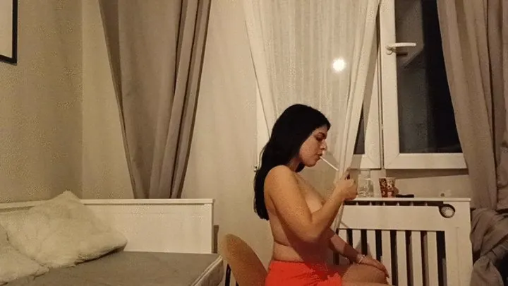 Fartingqueen - fating and smoking -