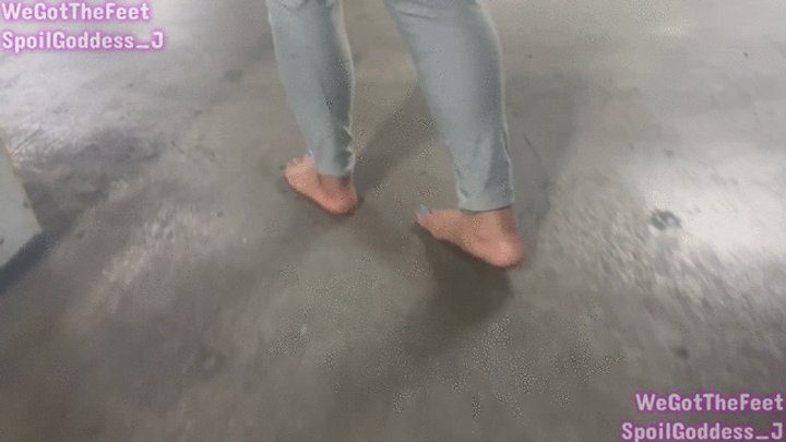 Wegotthefeet - I DONT CARE WHO SEES US! LICK MY DIRTY FEET SLAVE FV