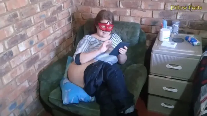 Face Farts - Pillow Farts - Facefarts, Farting, Solo Female, Jeans Fetish, Ass Fetish